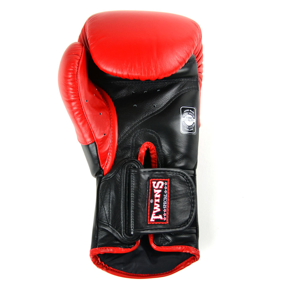 Twins deluxe 2025 sparring gloves